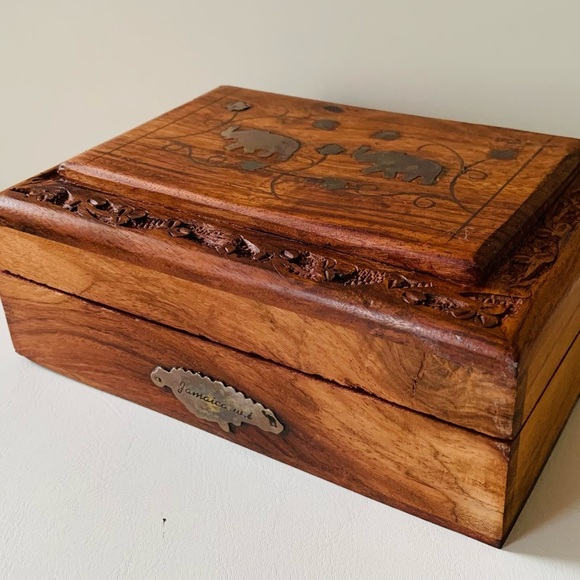 Wooden box - Picture 1 of 12